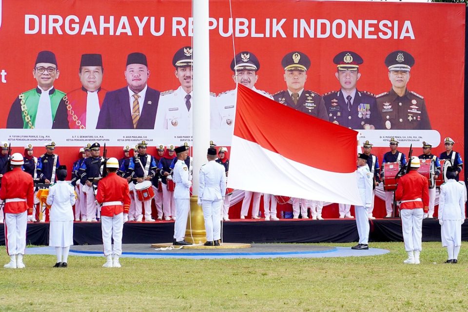 Peringati HUT ke-80 RI, Pemkab Banjar Gelar Upacara Khidmat di Alun-Alun Ratu Zalecha